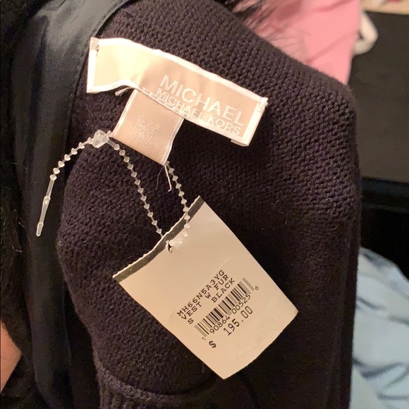Michael kors vest with fur - Picture 5 of 5